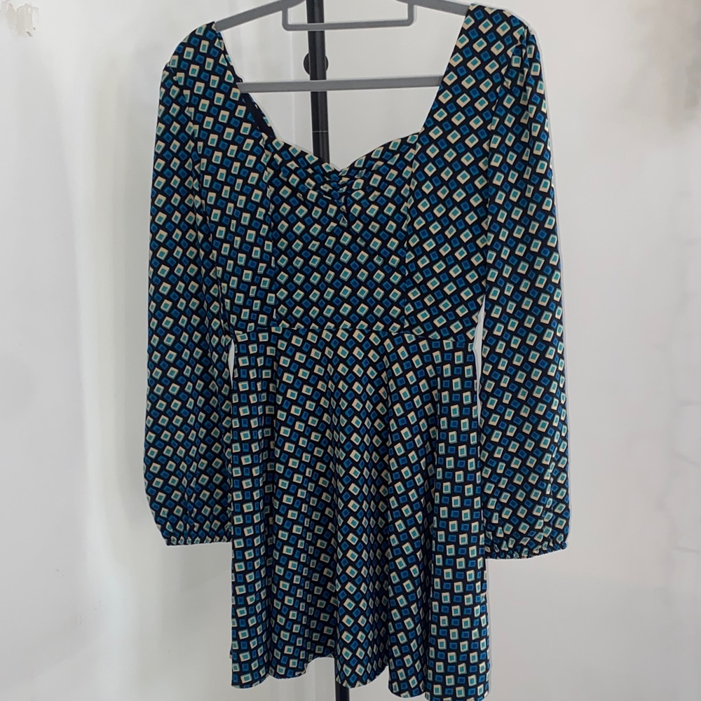 Chic Geometric Long Sleeve Dress